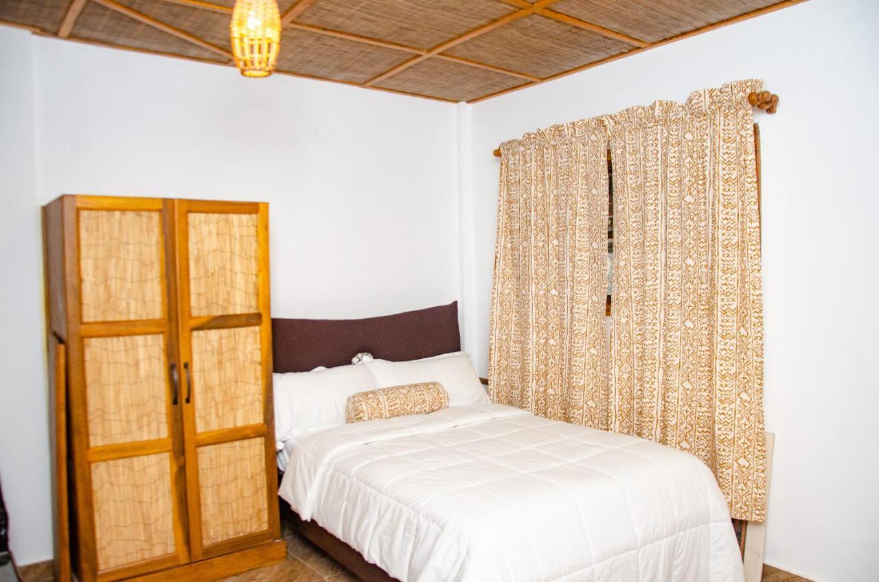 Ike'S Cultural Village Kumasi Exteriör bild