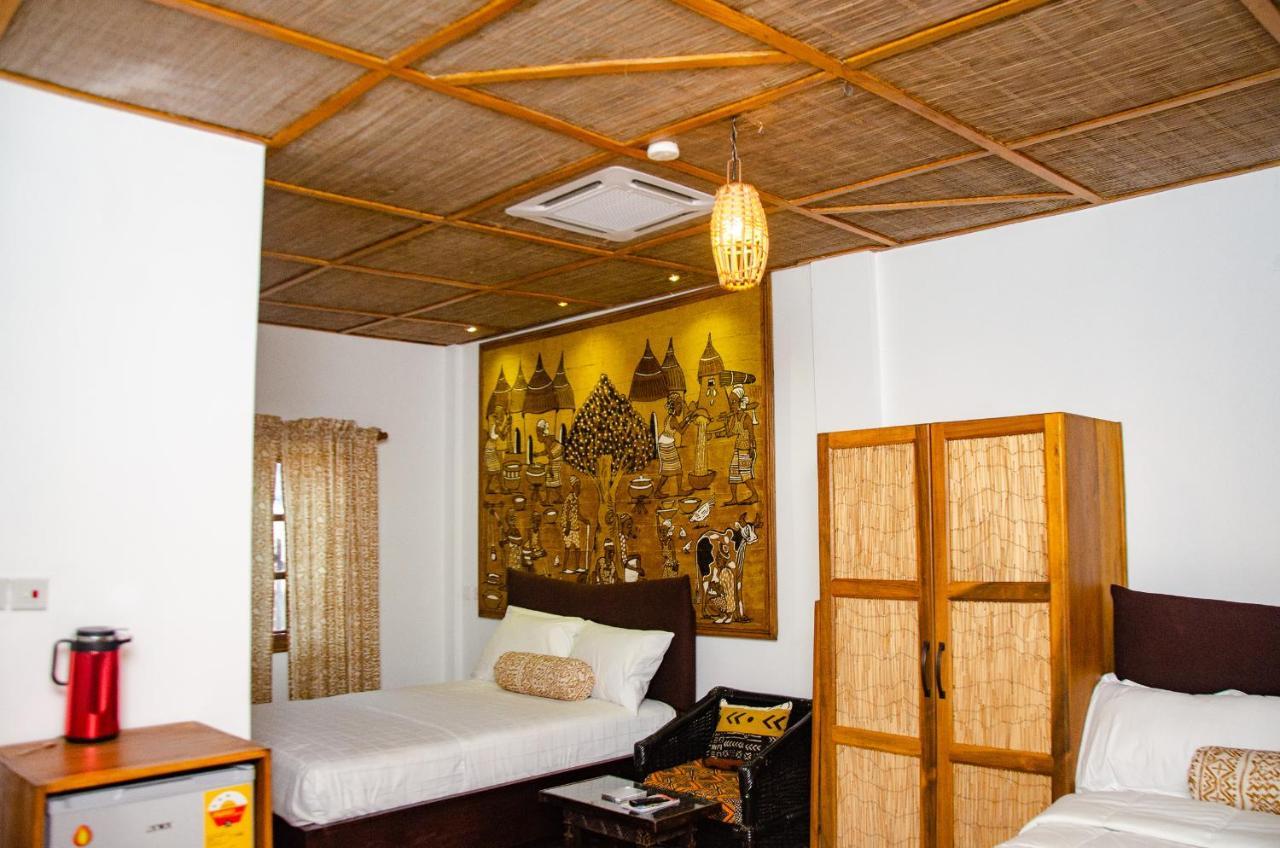 Ike'S Cultural Village Kumasi Exteriör bild