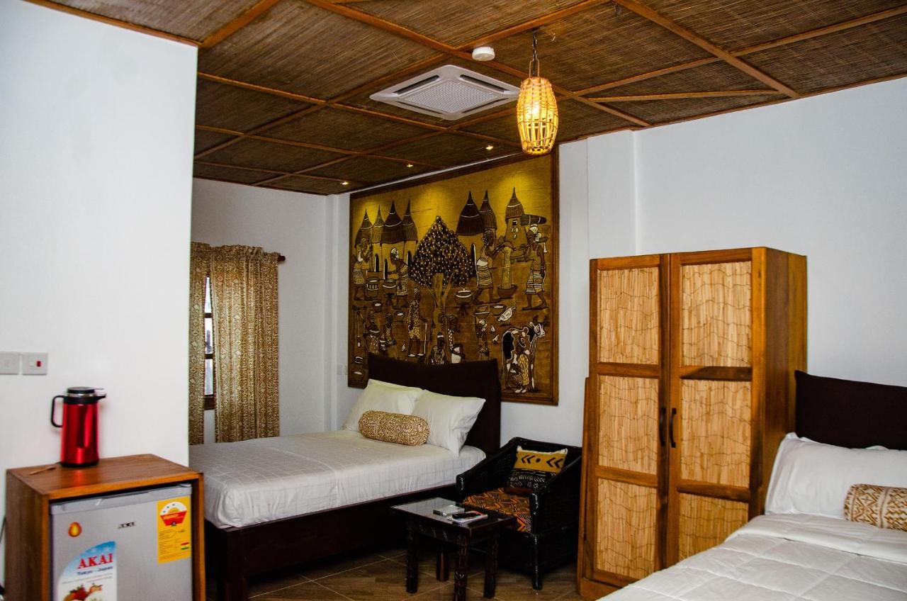 Ike'S Cultural Village Kumasi Exteriör bild